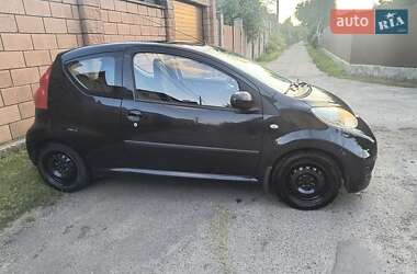 Хэтчбек Peugeot 107 2011 в Киеве