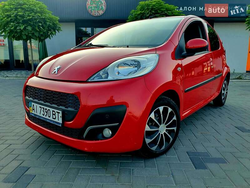 Хетчбек Peugeot 107 2013 в Попільні