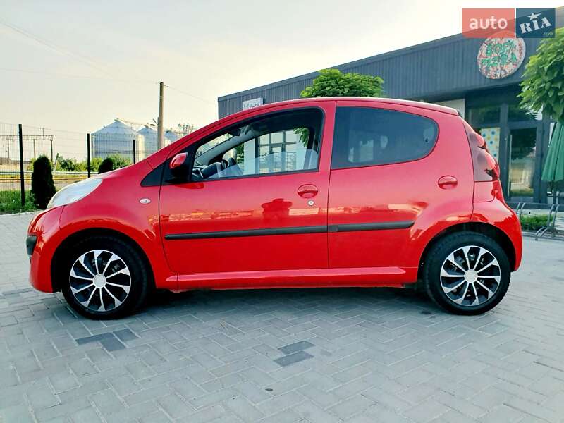 Хетчбек Peugeot 107 2013 в Попільні