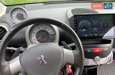 Хетчбек Peugeot 107 2012 в 