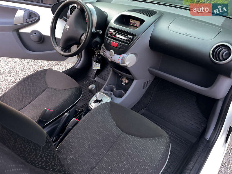 Хетчбек Peugeot 107 2011 в Одесі