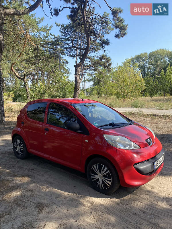 Хетчбек Peugeot 107 2008 в Дніпрі