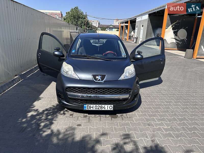 Хэтчбек Peugeot 107 2011 в Одессе