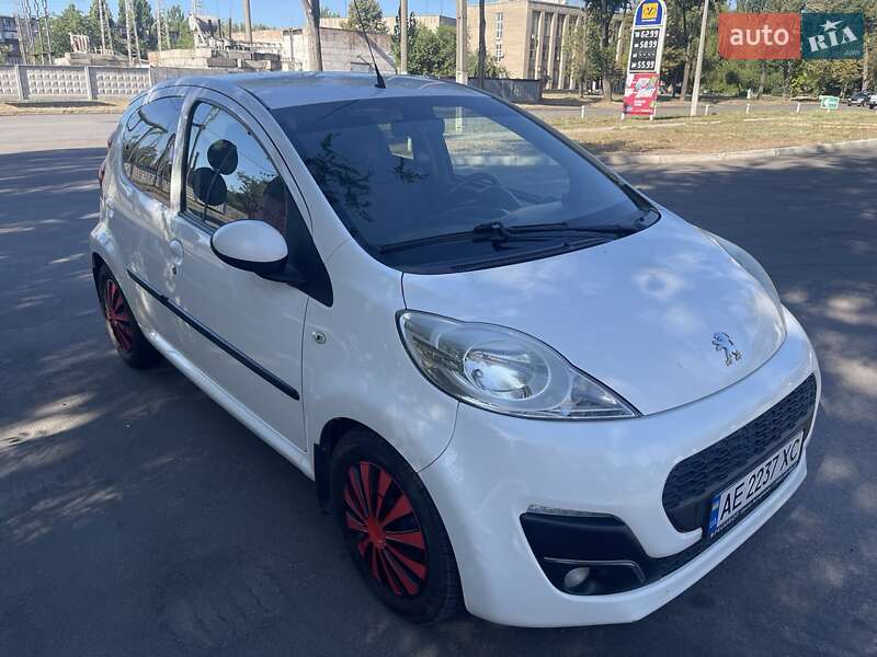 Хетчбек Peugeot 107 2013 в Кривому Розі