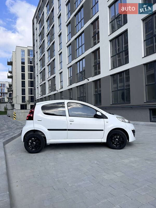 Хетчбек Peugeot 107 2012 в Львові