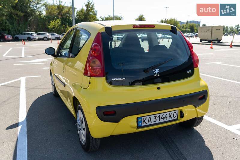 Хетчбек Peugeot 107 2010 в Києві