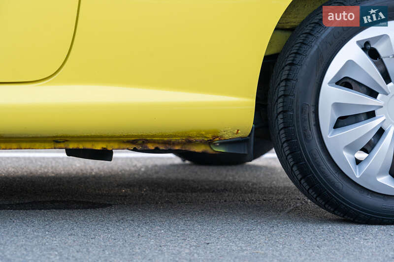 Хетчбек Peugeot 107 2010 в Києві