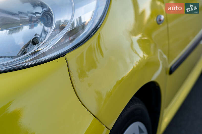 Хетчбек Peugeot 107 2010 в Києві