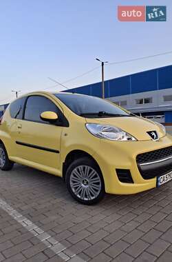 Хэтчбек Peugeot 107 2011 в Ромнах