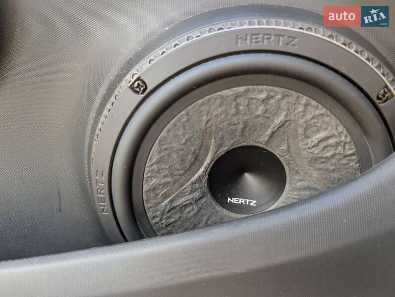 Хэтчбек Peugeot 107 2012 в Киеве