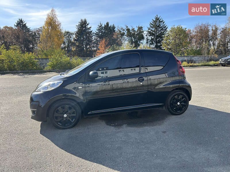 Хэтчбек Peugeot 107 2012 в Киеве