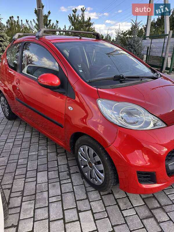 Хетчбек Peugeot 107 2010 в Києві