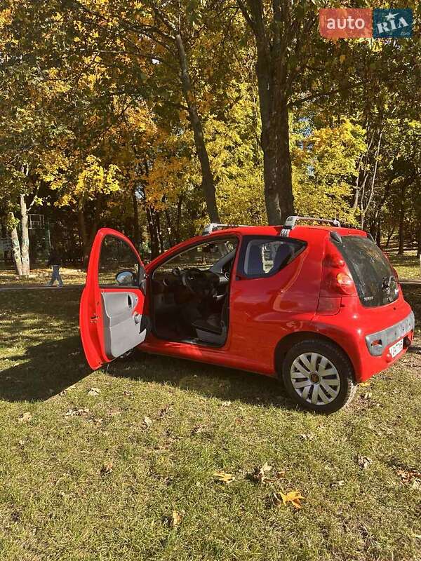 Хетчбек Peugeot 107 2010 в Києві