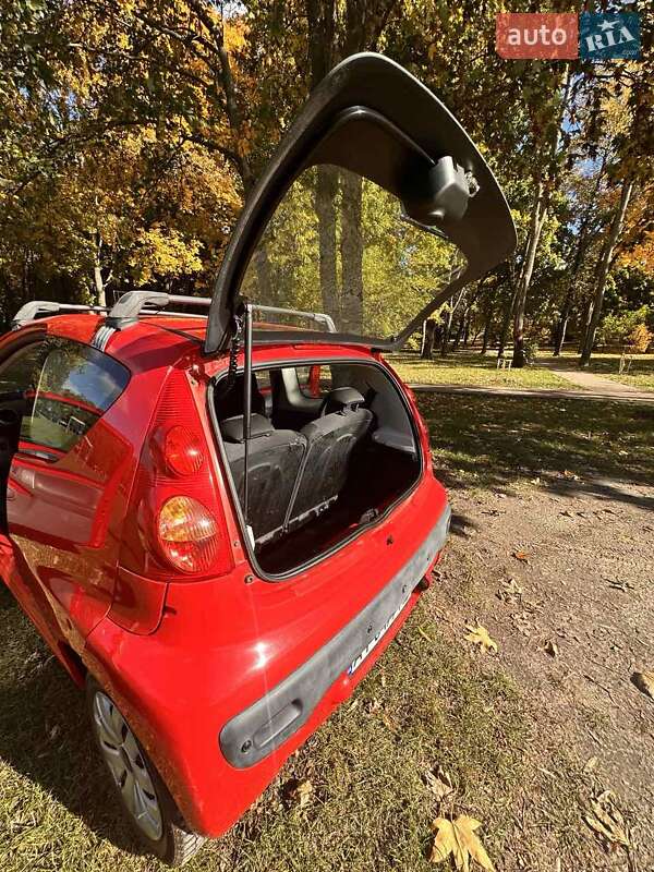 Хетчбек Peugeot 107 2010 в Києві