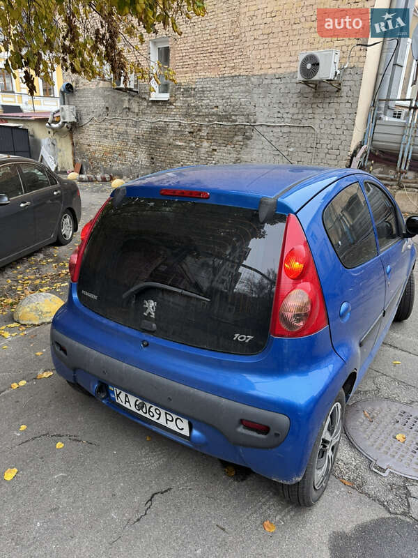 Хэтчбек Peugeot 107 2010 в Киеве