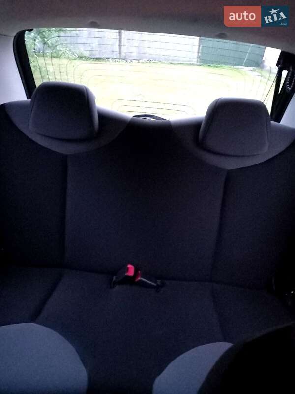 Хетчбек Peugeot 107 2006 в Любомлі