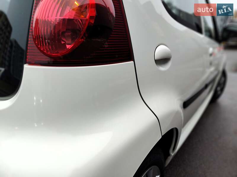 Хэтчбек Peugeot 107 2013 в Киеве