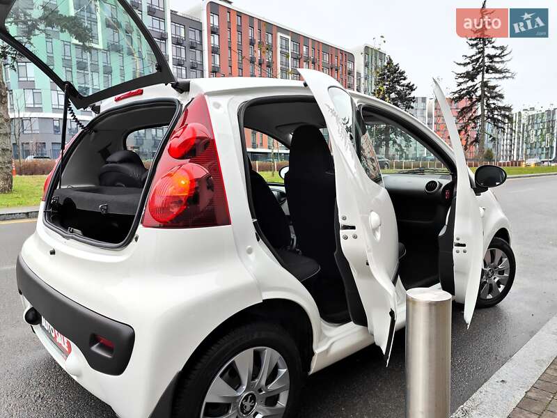 Хэтчбек Peugeot 107 2013 в Киеве