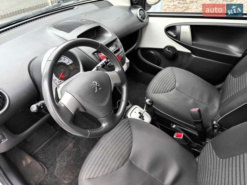 Хэтчбек Peugeot 107 2013 в Киеве