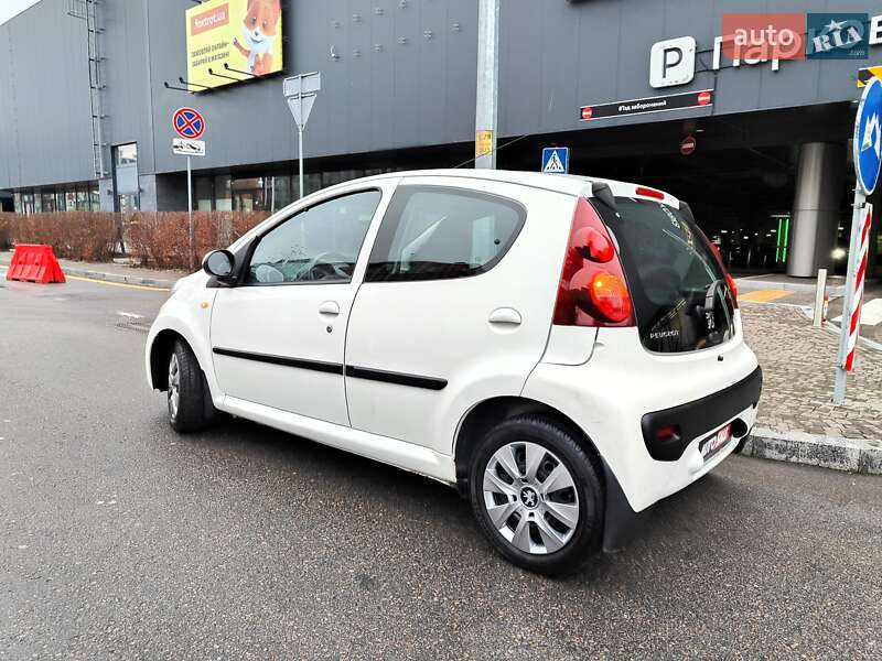 Хэтчбек Peugeot 107 2013 в Киеве