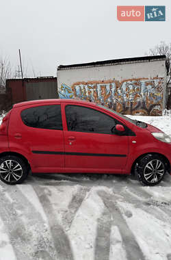 Хэтчбек Peugeot 107 2010 в Харькове