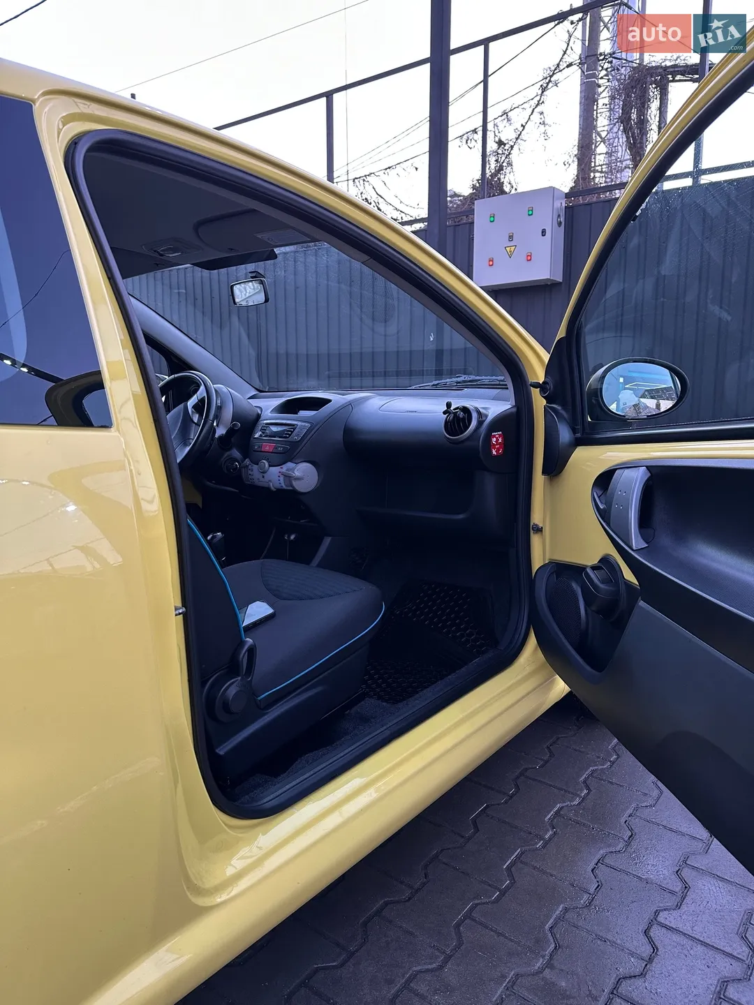 2012 Peugeot 107 - мініатюра 13