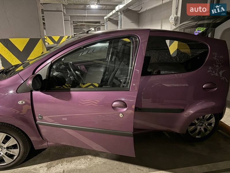 Хэтчбек Peugeot 107 2013 в Киеве