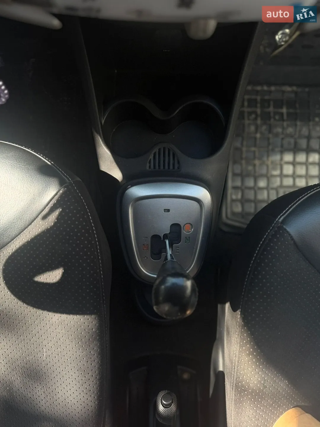 2012 Peugeot 107 - мініатюра 12