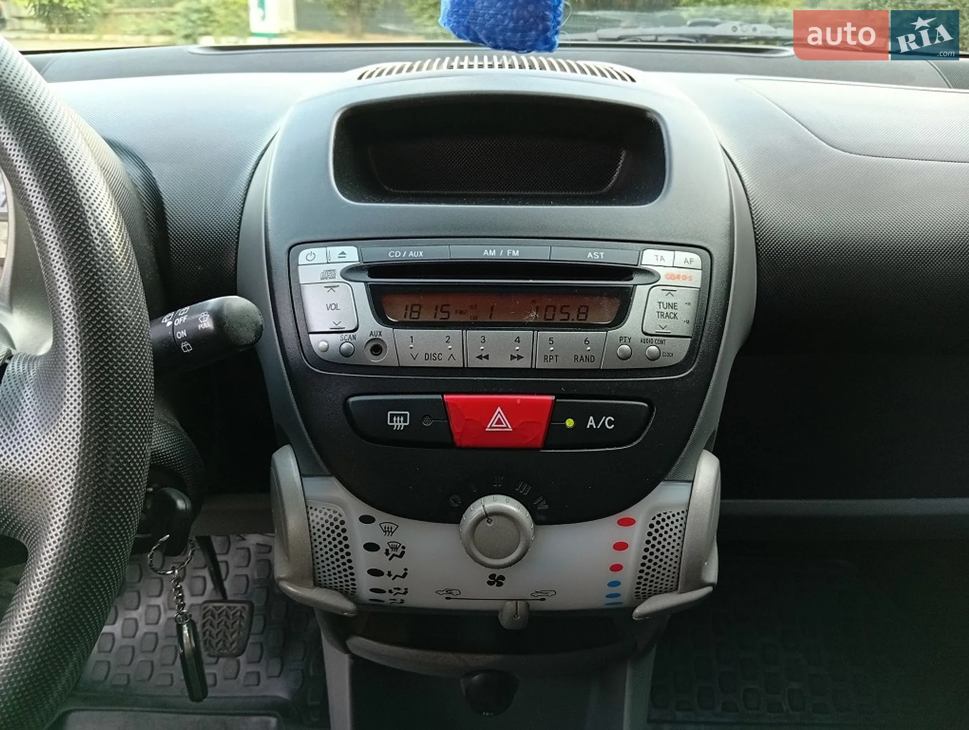 2012 Peugeot 107 - мініатюра 15