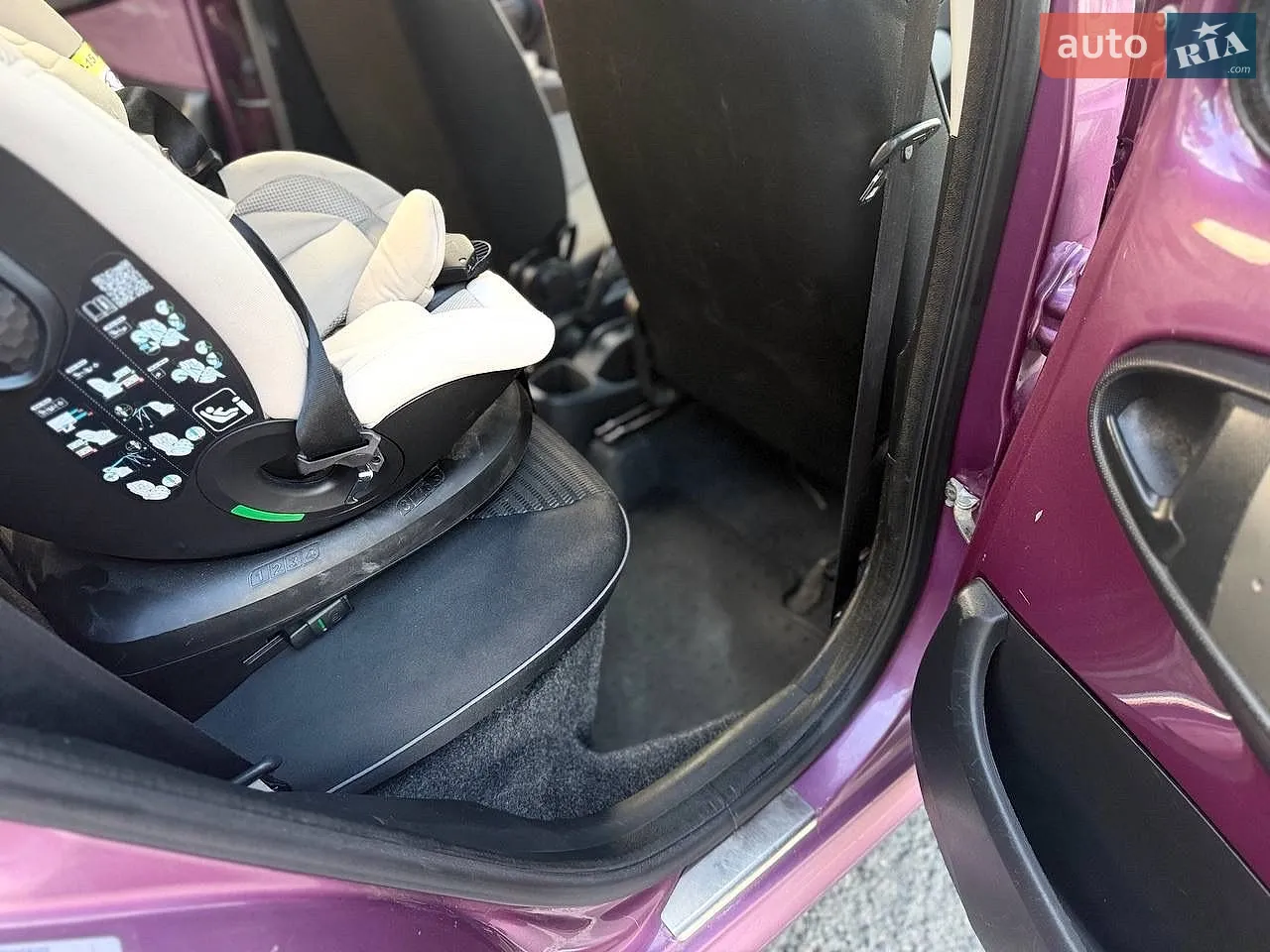 2013 Peugeot 107 - мініатюра 11