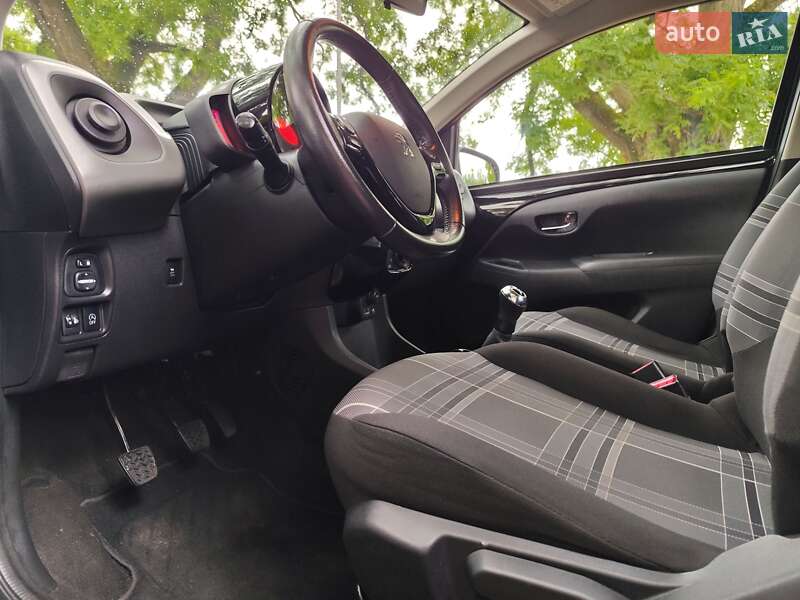 Хетчбек Peugeot 108 2016 в Ужгороді