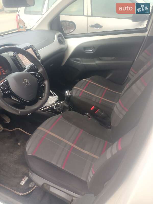 Хетчбек Peugeot 108 2014 в Новодністровську