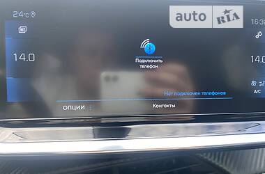 Внедорожник / Кроссовер Peugeot 2008 2021 в Киеве