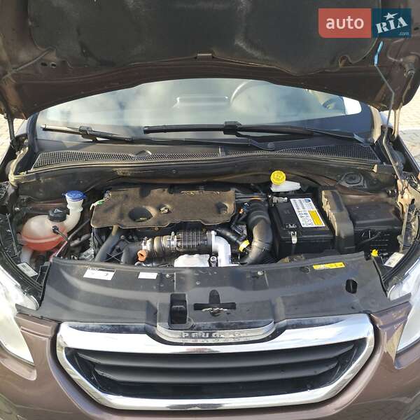 Позашляховик / Кросовер Peugeot 2008 2014 в Львові