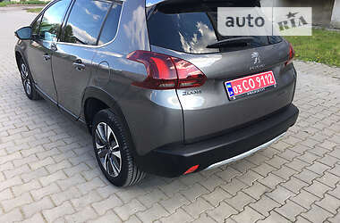 Позашляховик / Кросовер Peugeot 2008 2017 в 
