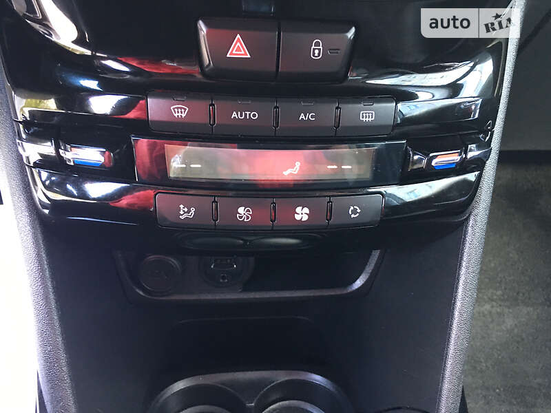 Позашляховик / Кросовер Peugeot 2008 2017 в Дубні