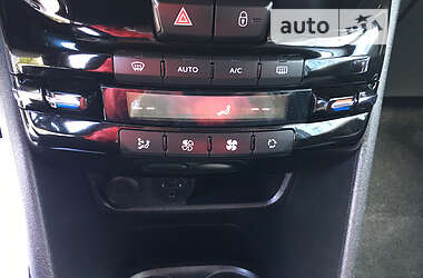 Позашляховик / Кросовер Peugeot 2008 2017 в 