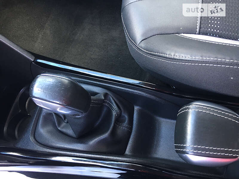 Позашляховик / Кросовер Peugeot 2008 2017 в Дубні