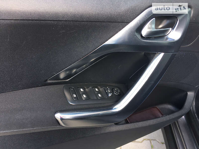 Позашляховик / Кросовер Peugeot 2008 2017 в Дубні