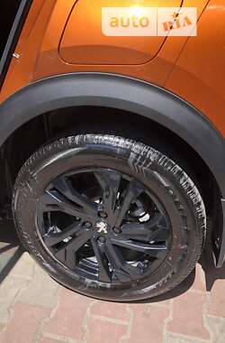 Внедорожник / Кроссовер Peugeot 2008 2020 в 