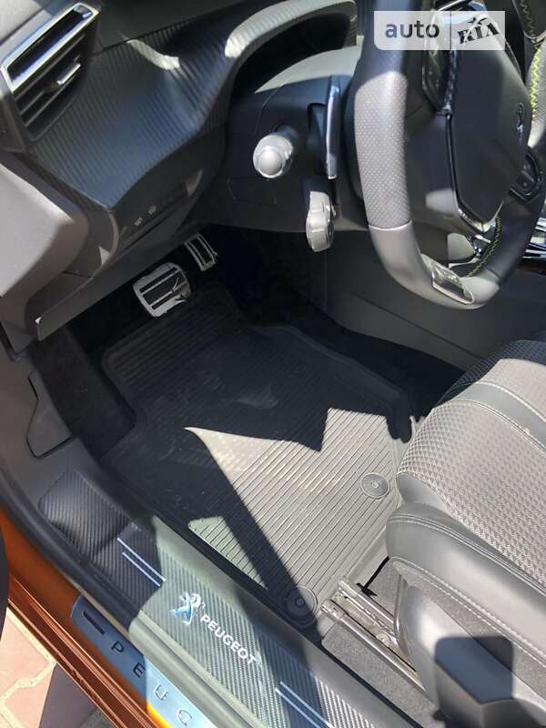 Позашляховик / Кросовер Peugeot 2008 2020 в Одесі