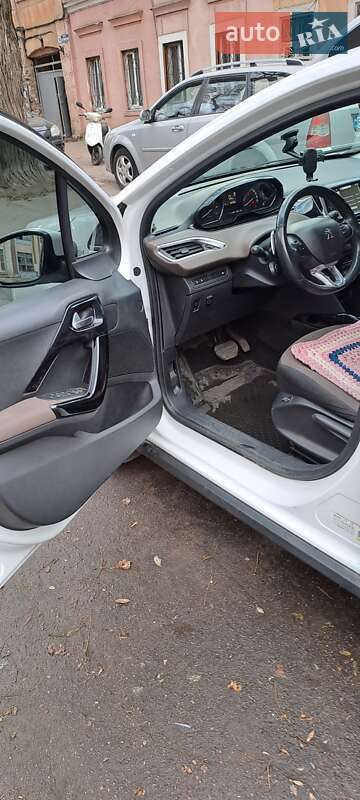 Позашляховик / Кросовер Peugeot 2008 2013 в Одесі фото 24 Позашляховик / Кросовер Peugeot 2008 2013 в Одесі