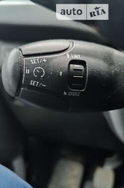 Позашляховик / Кросовер Peugeot 2008 2013 в 