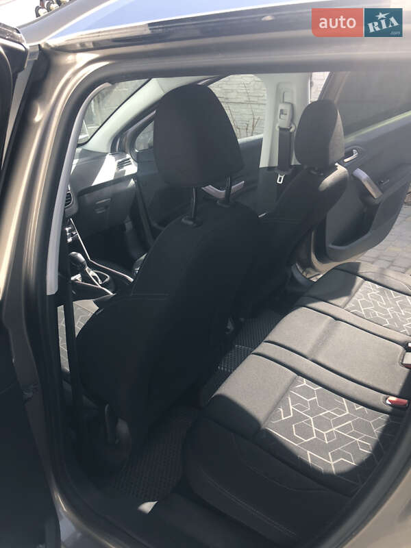 Позашляховик / Кросовер Peugeot 2008 2014 в Харкові