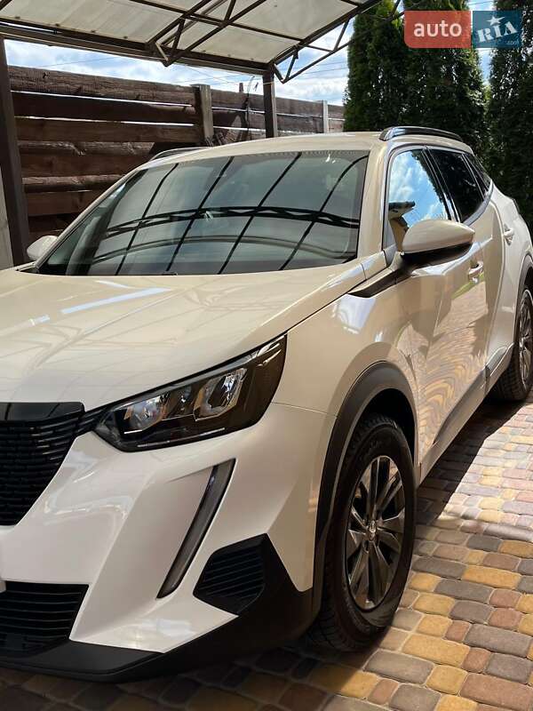 Внедорожник / Кроссовер Peugeot 2008 2021 в 