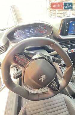 Внедорожник / Кроссовер Peugeot 2008 2021 в 
