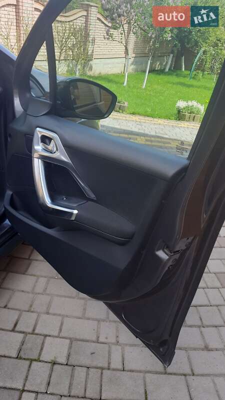 Позашляховик / Кросовер Peugeot 2008 2019 в Івано-Франківську