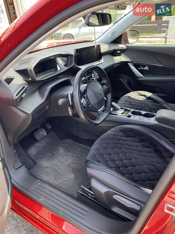 Внедорожник / Кроссовер Peugeot 2008 2020 в Николаеве