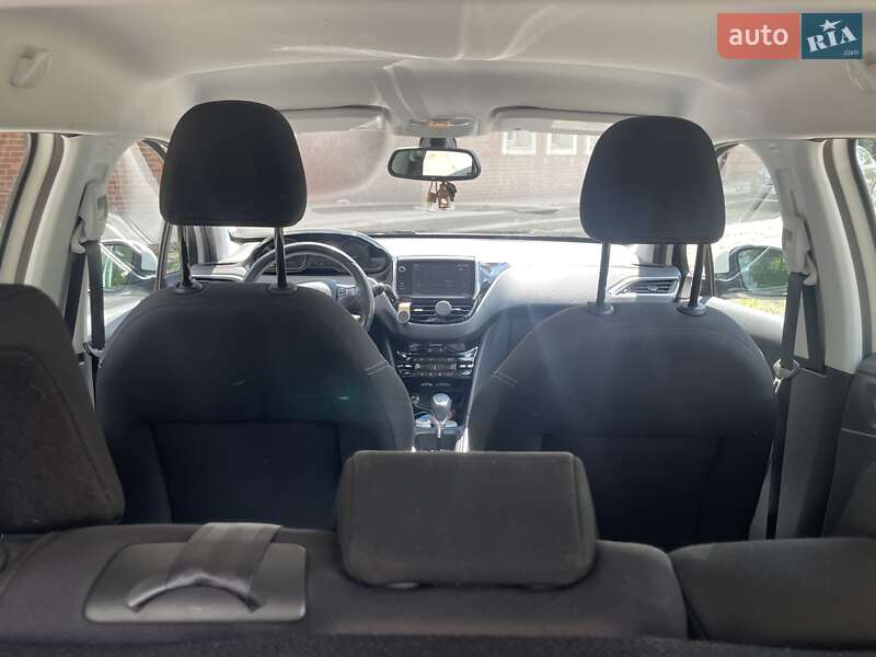 Позашляховик / Кросовер Peugeot 2008 2017 в Запоріжжі