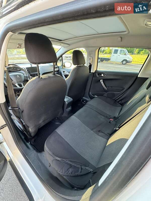 Внедорожник / Кроссовер Peugeot 2008 2014 в Ровно